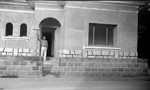 03 HOMMAGE A UN MACON DE MAISON 1953